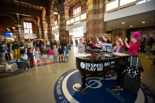 De Refreintjes in de trein-5
